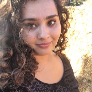 Meet your Posher, Monica